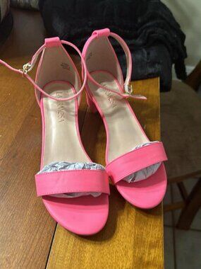 Girls Size 4 Pink LAURMOSA shoes